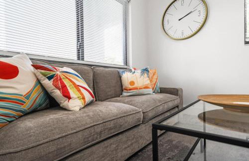 Stylish Retreat with Free Parking Great Location - Foto 2