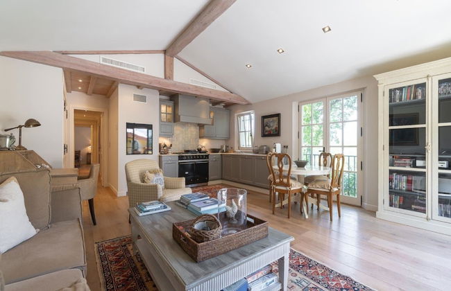 Provencal in a Height Overlooking Greenery - Foto 9