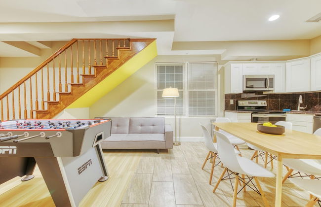 Cherry Suites 3BR Apt w W D Foosball Table - Foto 1