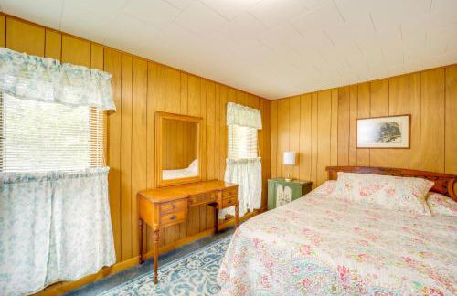 Waterfront Alanson Cottage with Dock and Lake Access! - Foto 21