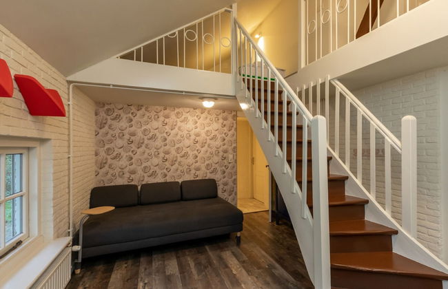 Charming Beach Villa With Thatched Roof - Photo 5