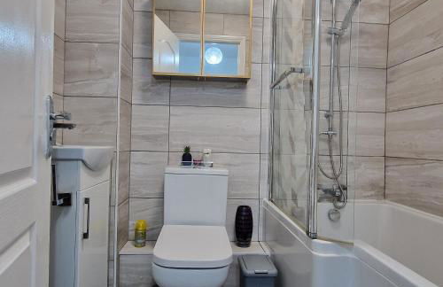 Cosy and Luxurious Home - Photo 19