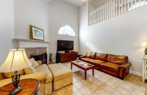 Beautiful home with modern conveniences - close to the beach, dogs welcome - Foto 6