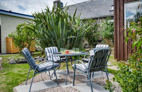 The Garden Cottage with Hot Tub - Foto 16