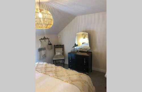 The Pink Cottage upstairs suite & Garden Summer Room - Foto 34