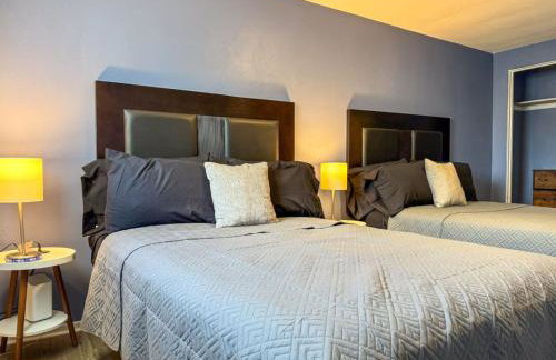 8 Large Apartments with 12 Bedrooms and Parking and WIFI - Foto 3