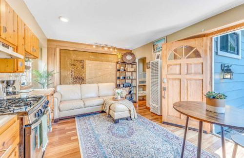 Quaint Carmel - Bungalow Close to Beach - Photo 4