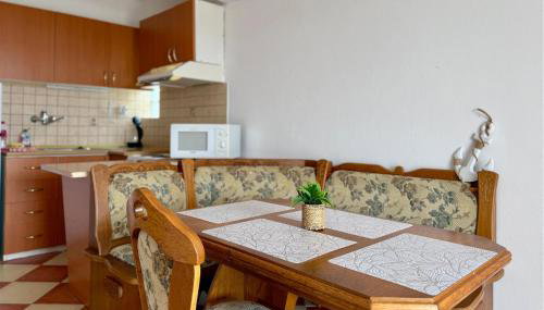 2 Bedroom Amazing Apartment In Labin - Foto 2