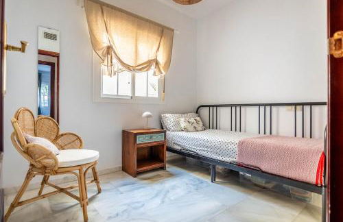 Piso con patio privado y parking Nervión Sevilla - Foto 33