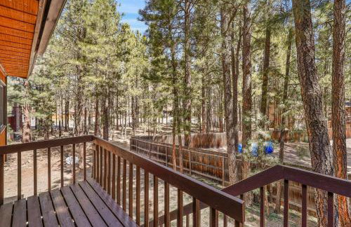 Pristine Cabin on Wooded Lot. Fantastic Location Pool Table - Foto 32