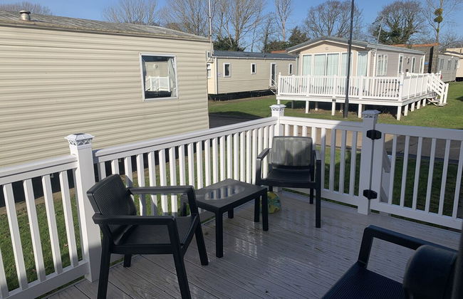 Lovely 2 Bed Chalet in Clacton-on-sea - Foto 13