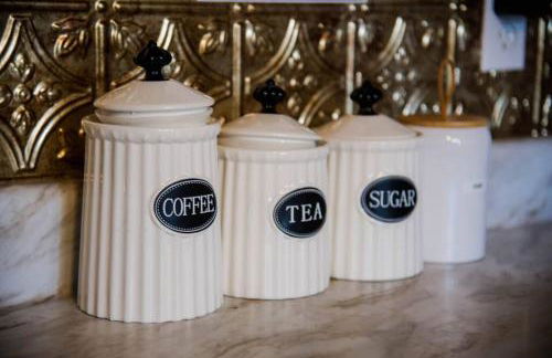 Rustic Chic Alabama Cabin w Loft Fire Pit Pet Friendly Fenced Yard Lake Guntersville - Coco Chateau - Foto 27