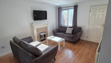 Bright & Cozy 3 Bed House with Parking - Foto 3