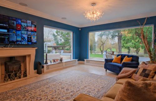 5BDR Luxe Villa By Torr Property Group Short Lets & Serviced Accommodation With Free Parking & River View Stratford-Upon-Avon - Foto 14