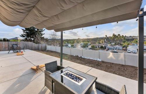 Hilltop Home Hot Tub BBQ Game Room Self Check-In - Foto 2