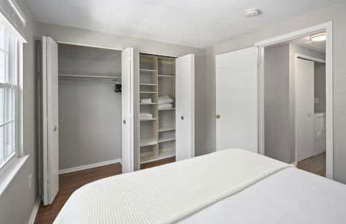 Townhome in No VA, 40 Mins to DC, Pets OK, Fast WiFi - Foto 10