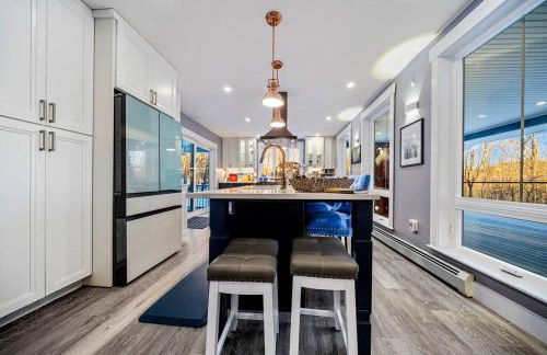 New Sunday River Ski Retreat with Hot Tub Spa - FirePit Sleeps 16 - Foto 55