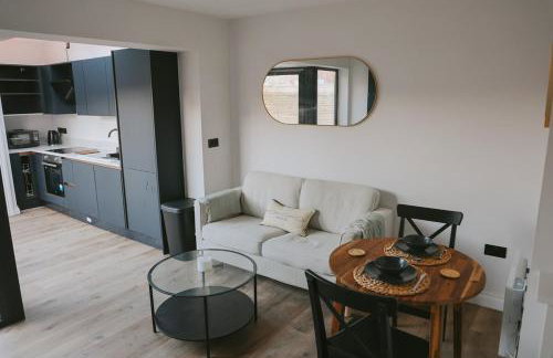 Stylish Ground Floor Apartment - Photo 5