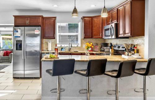 Family Putting Green Oasis BBQ Cornhole Heated Pool - Foto 40