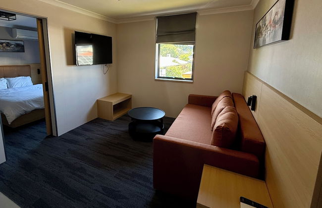 Spring Hill Inn - Photo 15