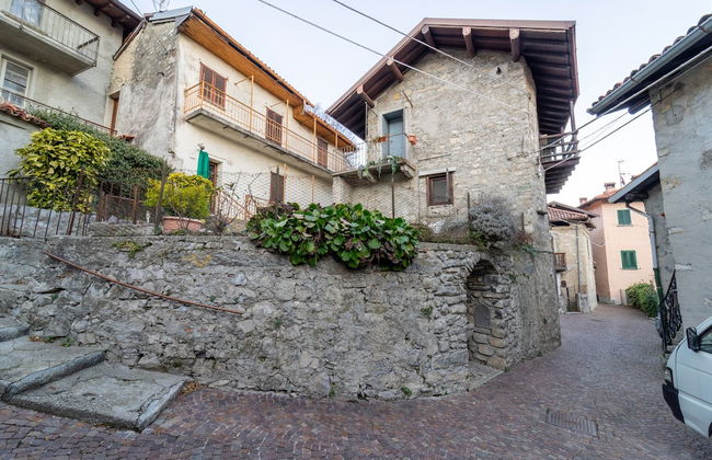 Petra Apartment in Civenna - Photo 36