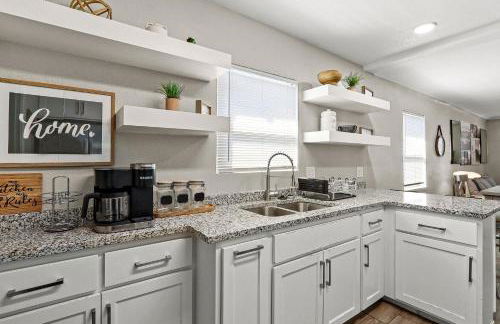 Renovated Stay, Parking, Near DT & Airport - Foto 2