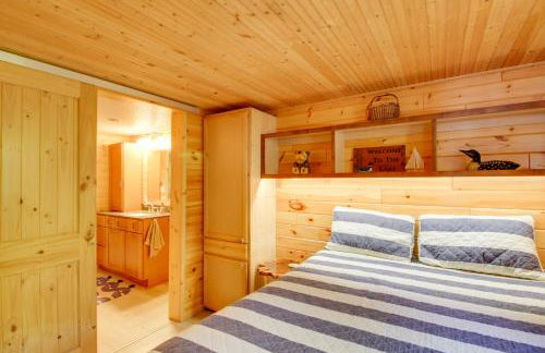 Dock and Fire Pit Lakefront Cabin in Deer River! - Foto 14