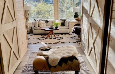 Rustic Sundance cabin sleeps 13 hottub firepits - Foto 25