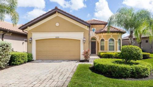 Pool Home in Gated Community - Foto 3