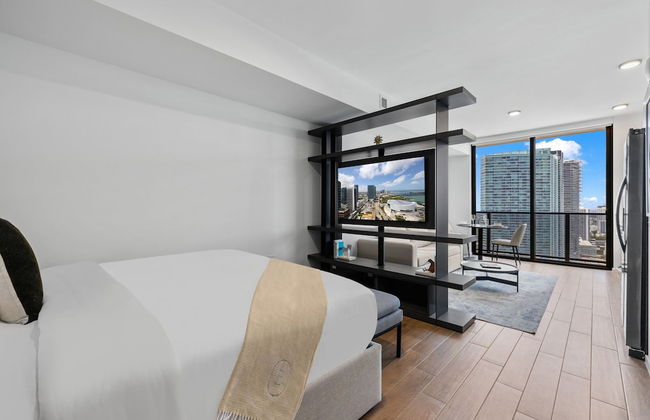 Incredible Downtown Miami City View - Photo 3