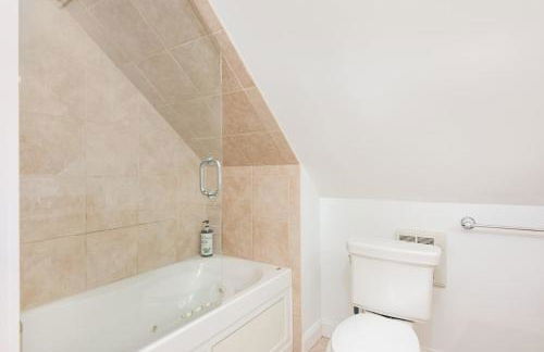 Steps to Downtown Rooftop Deck Flexible Temp Stay - Foto 23