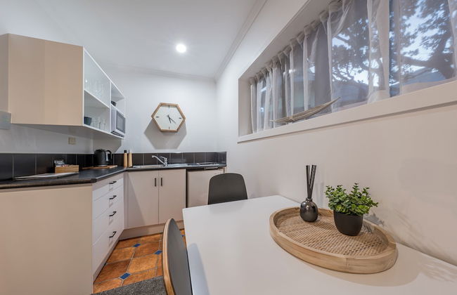 Esplanade Apartments - Photo 23