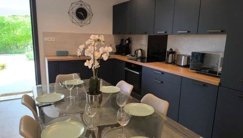 Rez de Villa au calme piscine chauffée, terrain pétanque - Photo 5, stove, pet friendly, toaster, minibar