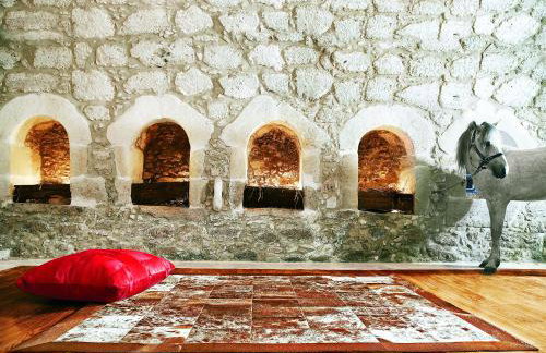 Nassibe Estate - Photo 68