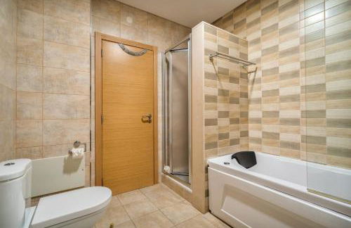 Stunning Villa with Pool - Foto 38