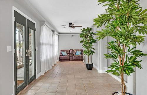 Luxury 5BR Retreat Pool Hot Tub Gym 7000sqf - Foto 35