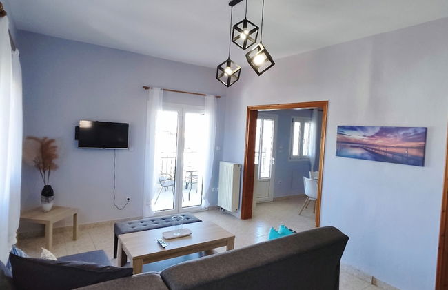 Overlooking the Tower - Photo 6