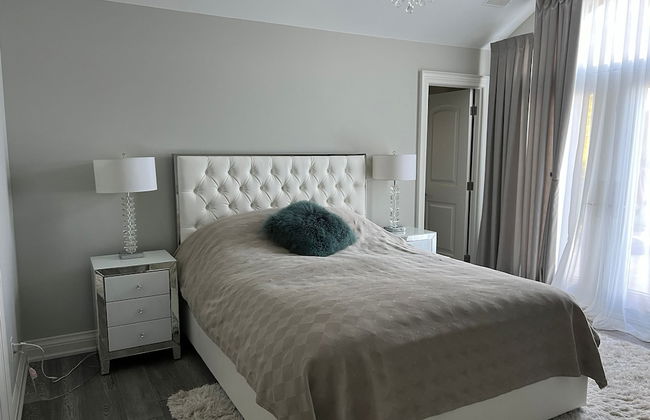 New Waterfront Mansion by Simply Comfort - Foto 12