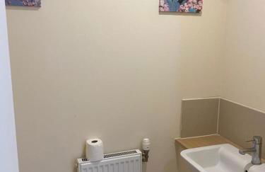 Homely & Warm Trumpington House w Parking, 5 mins drive to Bio Medical Campus, Addenbrooke's & Papworth hospitals - Foto 49