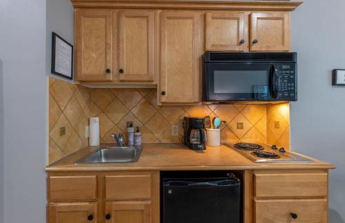 Snowshoe Village Ski-in - Ski-out Condo w Hot Tub - Foto 27