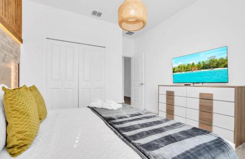 5BR Family Haven Near Disney with Private Pool - Foto 23