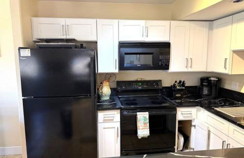 Bright and Spacious 2 Story Condo - Foto 28