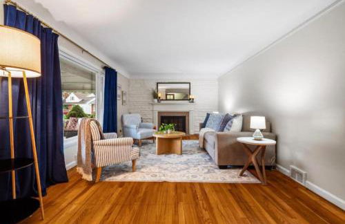 4 Bedroom Pool and Hot Tub Home Near Cleveland - Foto 35