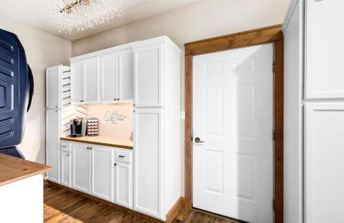 Great Falls Luxe Haven 4BR Gym Office and Hot Tub - Foto 19