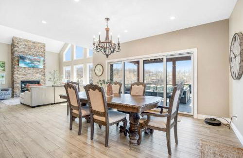 Luxury Home on Cove with Boat Slips, Waterslides, and Jump Deck - Foto 21