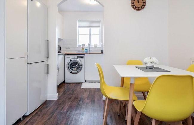 2 Bed Apartment Sleeps 5 - Wifi, Free Parking - Photo 19