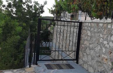 Byron House - Photo 14