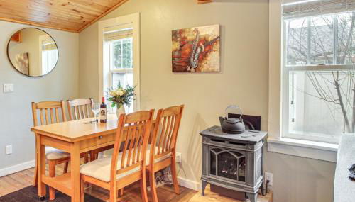 Walk to Town and Beaches! Cozy Home in Coeur dAlene - Photo 5