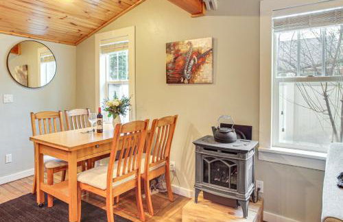 Walk to Town and Beaches! Cozy Home in Coeur dAlene - Foto 5