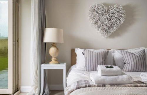 Stone Barn, contemporary barn conversion - Photo 14